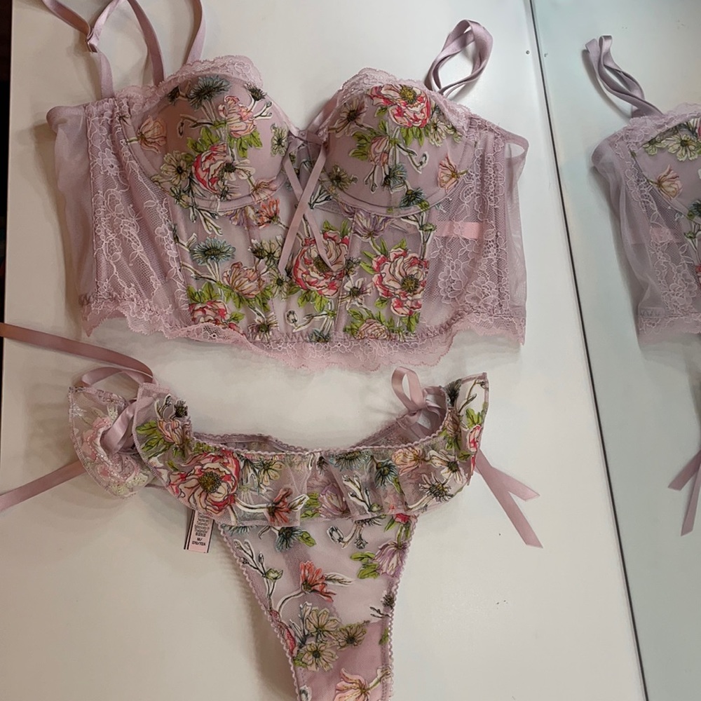 Victoria’s Secret bustier matching set